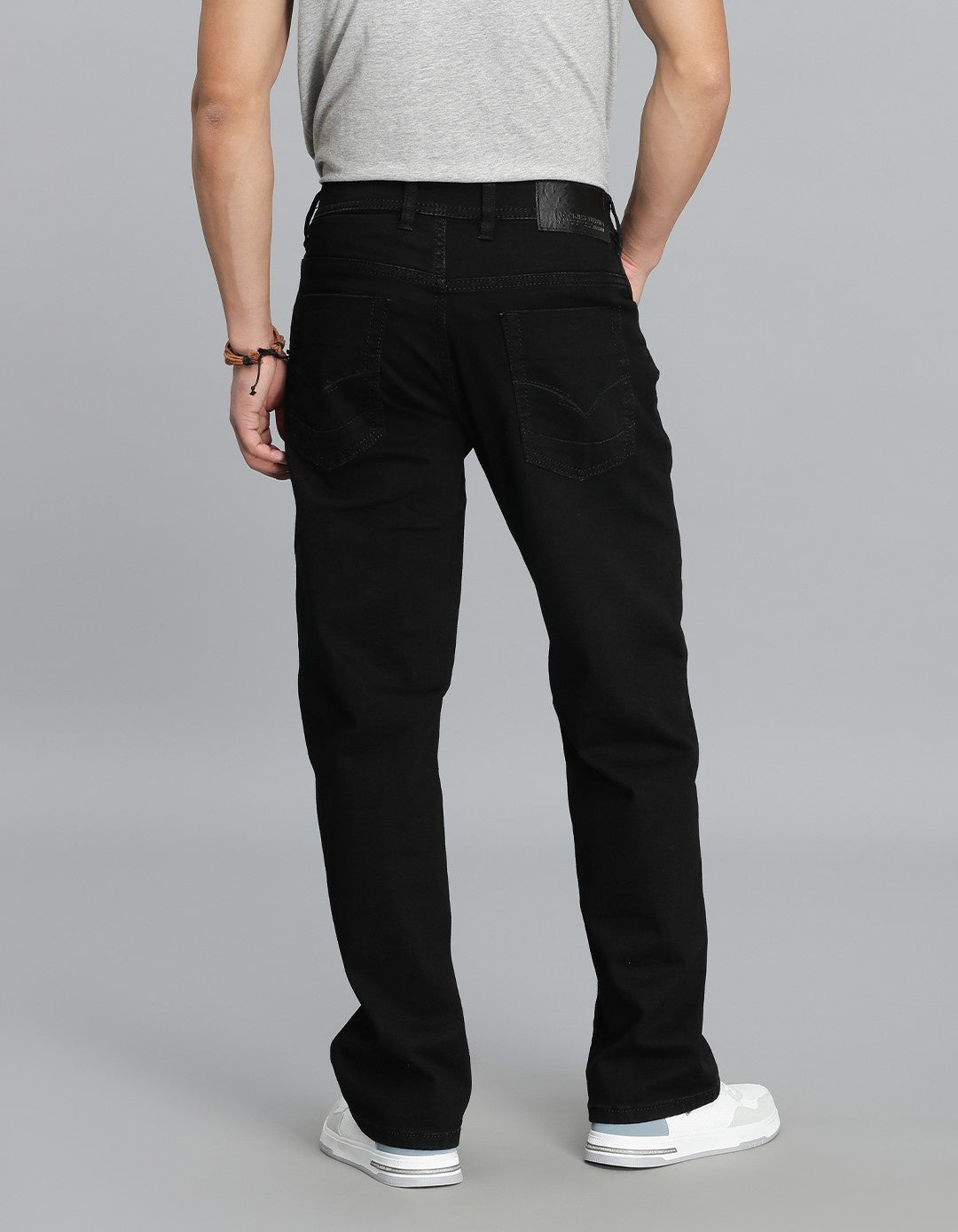 Black 5 Pocket Midrise, Comfort Straight Fit Cropped Jeans